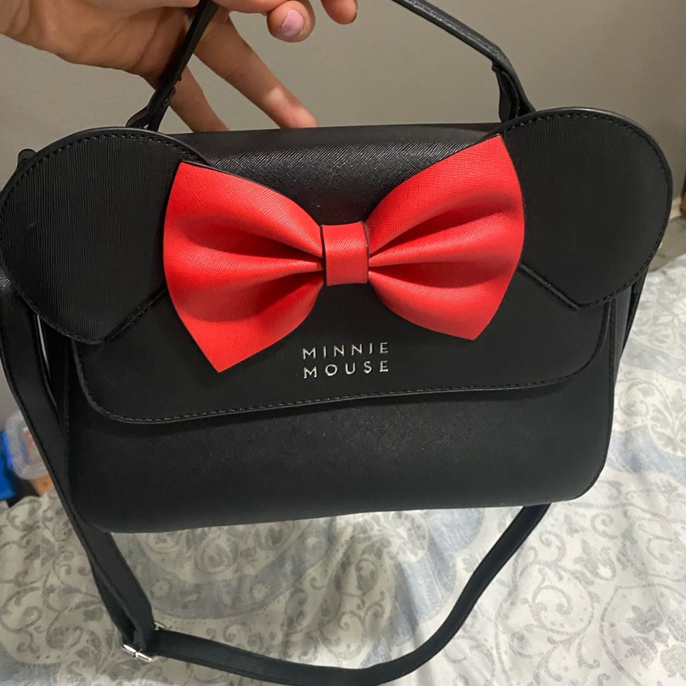 NWOT Loungefly Minnie Mouse purse. Never used. Missing tags